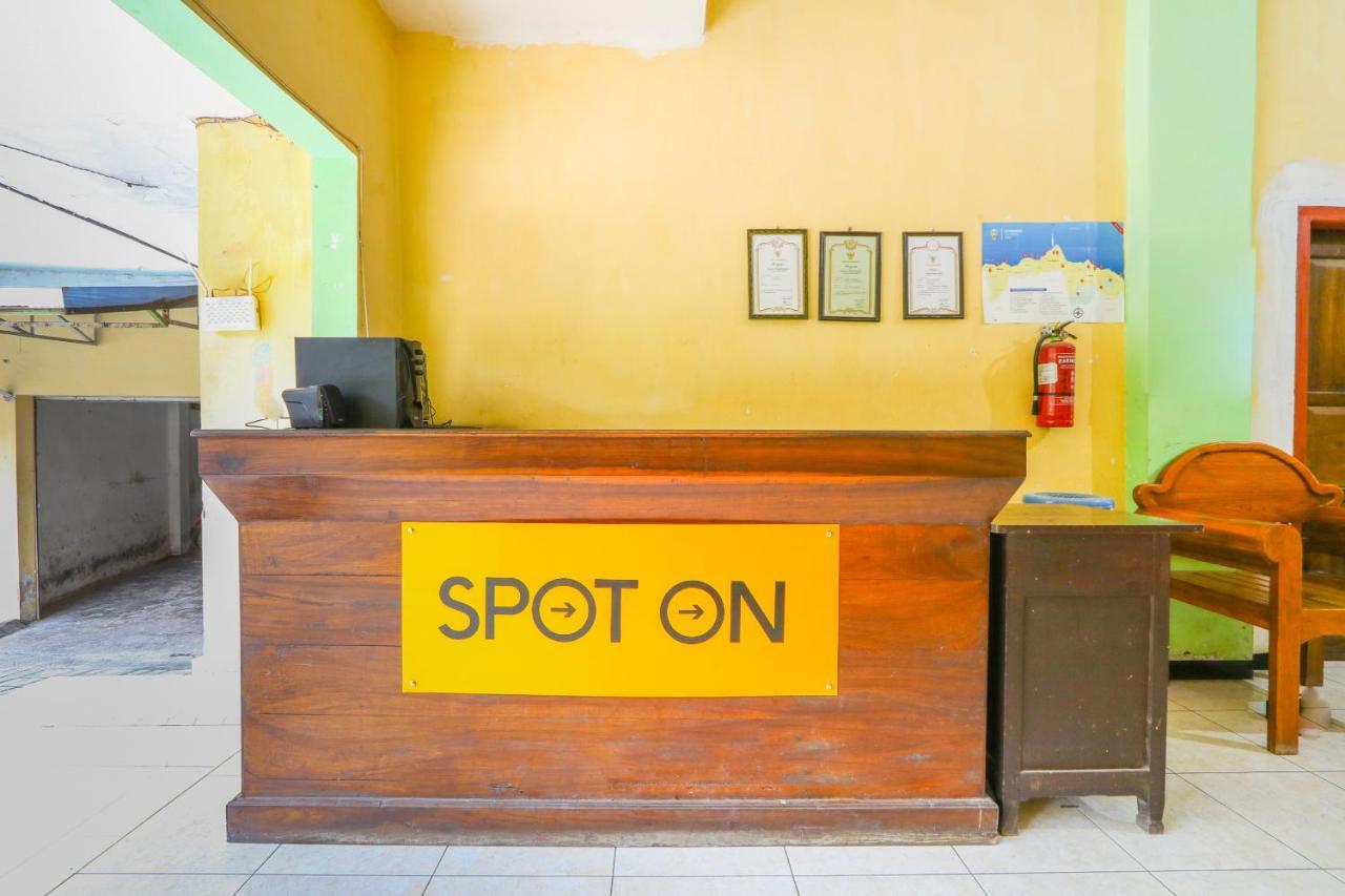 Spot On 2422 Hotel Moga Sari Situbondo Exterior foto
