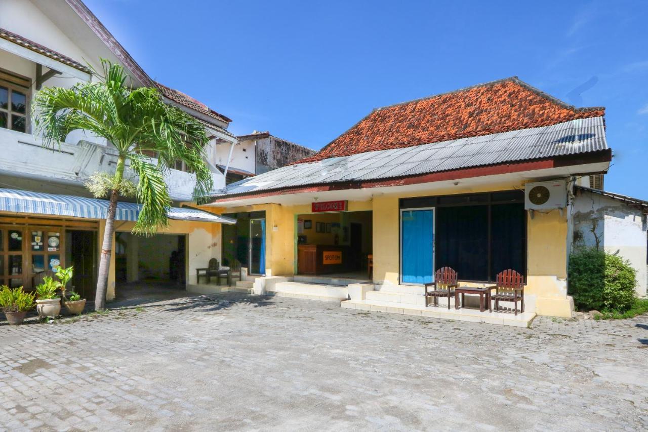 Spot On 2422 Hotel Moga Sari Situbondo Exterior foto