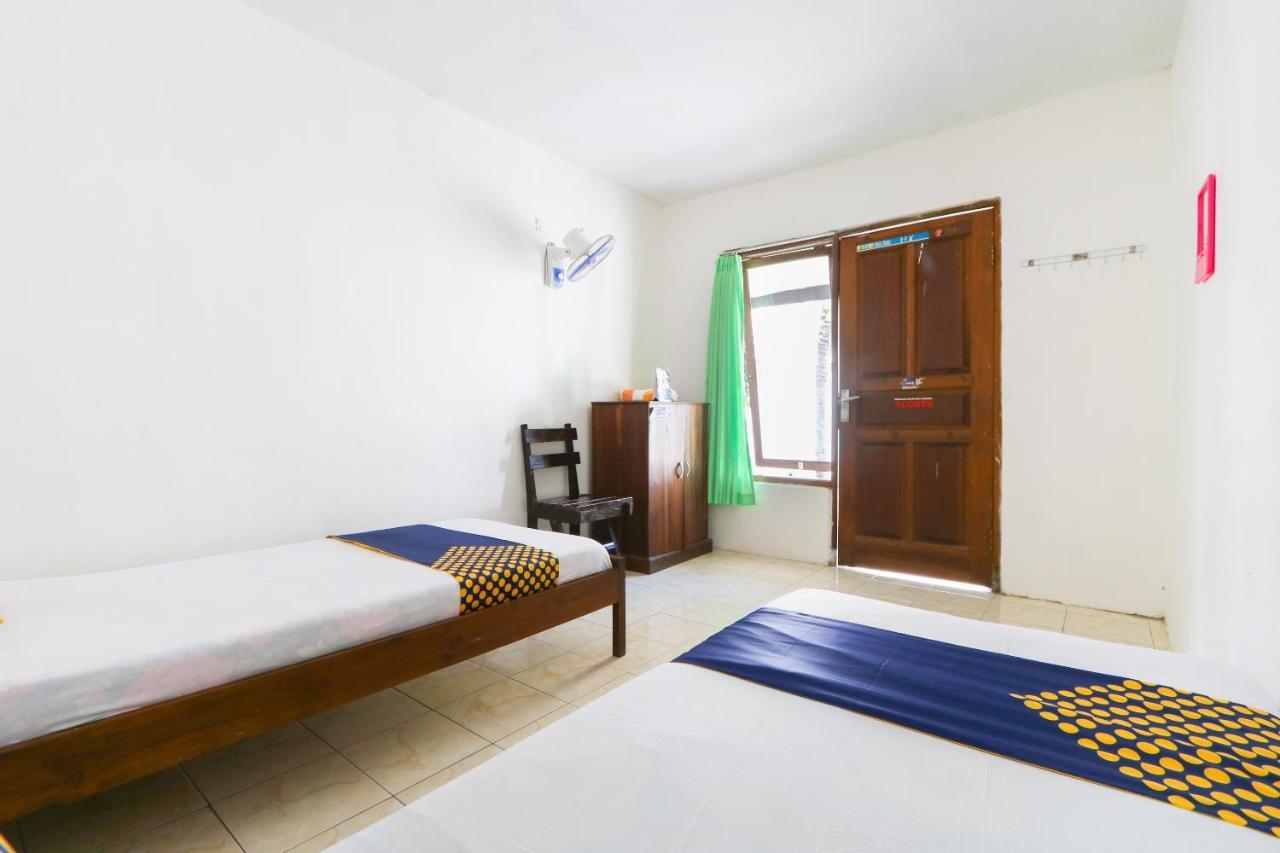 Spot On 2422 Hotel Moga Sari Situbondo Exterior foto