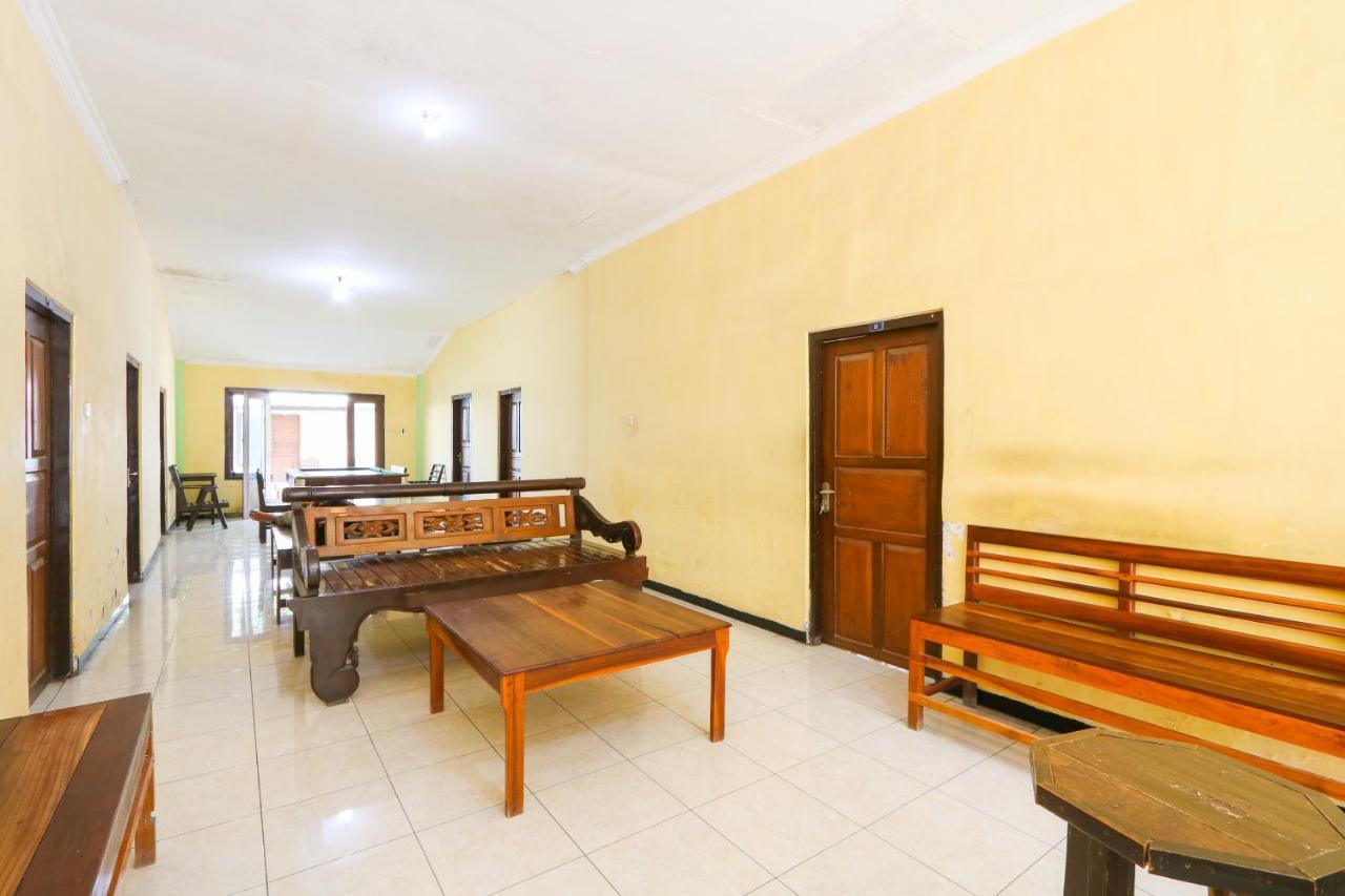 Spot On 2422 Hotel Moga Sari Situbondo Exterior foto