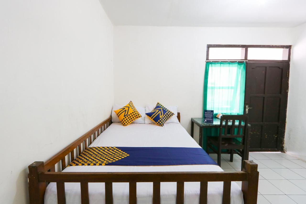 Spot On 2422 Hotel Moga Sari Situbondo Exterior foto