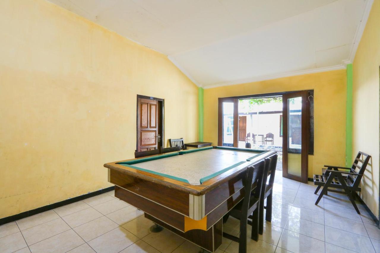 Spot On 2422 Hotel Moga Sari Situbondo Exterior foto