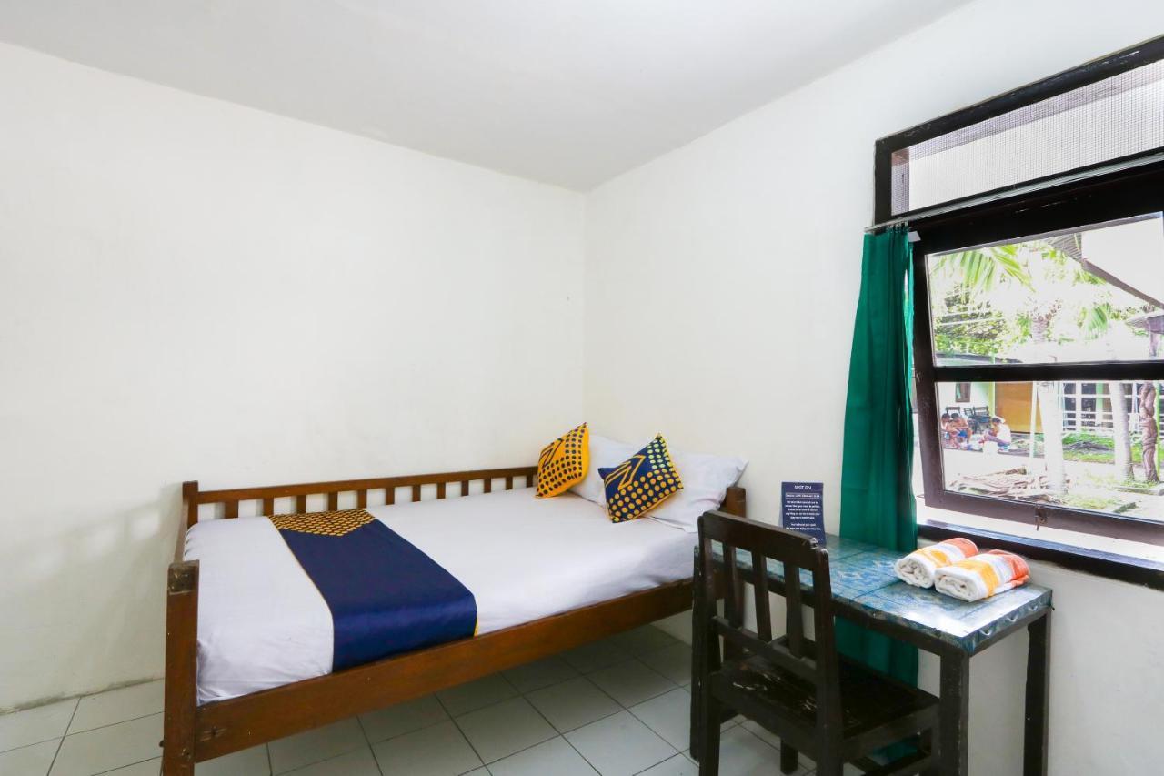 Spot On 2422 Hotel Moga Sari Situbondo Exterior foto