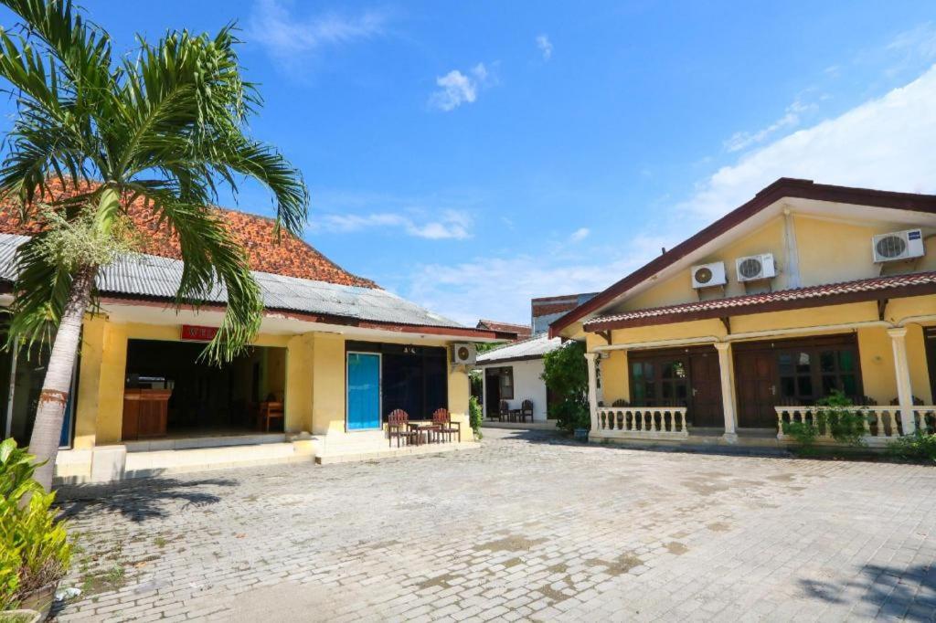 Spot On 2422 Hotel Moga Sari Situbondo Exterior foto